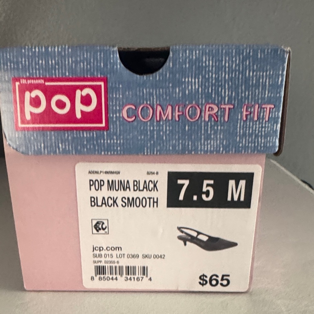Pop Black Smooth Comfort Shoes- like new with box